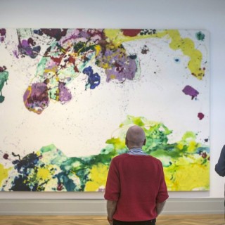 Θαυμάζοντας τους πίνακες στο Μουσείο Barberini στη Γερμανία