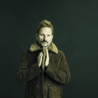 Μιχαήλ Μαρμαρινός: «Καλλιτέχνης χωρίς ενοχή δεν γίνεται. Πολιτικός χωρίς ενοχή γίνεται.»