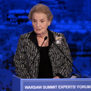 Albright: «Είμαι έτοιμη να καταγραφώ ως μουσουλμάνα»