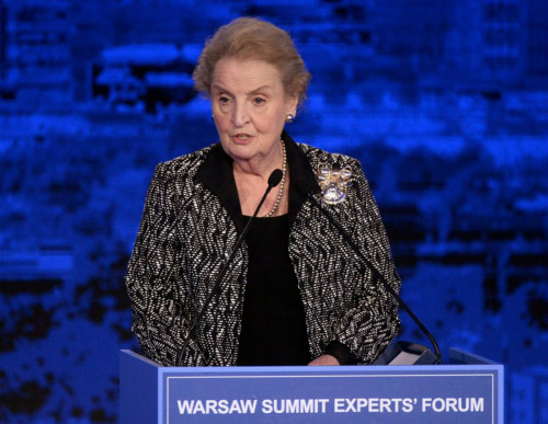 Albright: «Είμαι έτοιμη να καταγραφώ ως μουσουλμάνα»