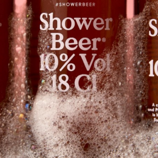 Αυτή η μπύρα είναι για να την πιεις στο ντουζ