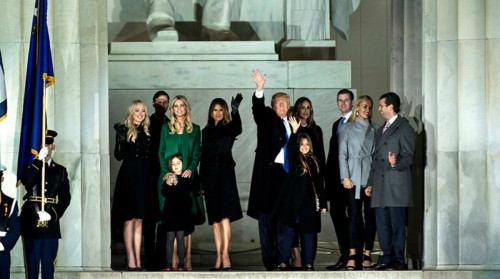 «Όλα αρχίζουν σήμερα»: Σε δύο ώρες η ορκωμοσία του Ντόναλντ Τραμπ