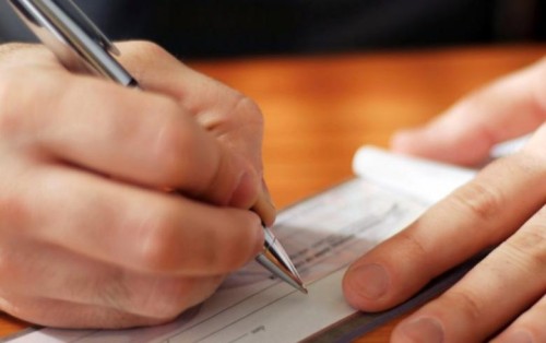 100.000 μπλοκάκια έκλεισαν λόγω φόρων και εισφορών