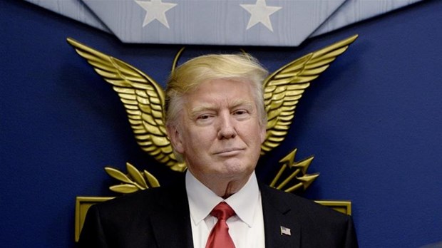 Σύμβουλος του Τραμπ ειρωνεύτηκε τον Γερουσιαστή Τζον Μακέιν επειδή πάσχει από καρκίνο