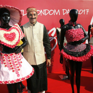 Η πρώτη έκθεση μόδας με προφυλακτικά στο Νέο Δελχί