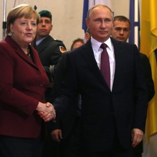 To μέλλον της Ουκρανίας στα χέρια Μέρκελ-Πούτιν