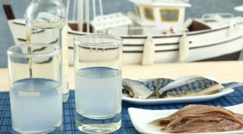 Στο Δικαστήριο της ΕΕ η Ελλάδα για το τσίπουρο και την τσικουδιά