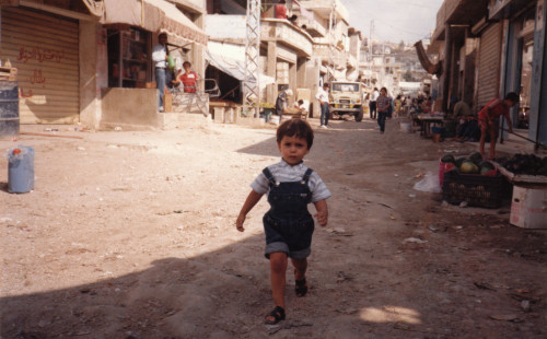 H βραβευμένη ταινία “Α World Not Ours” στον ΜΙΚΡΟΚΟΣΜΟ