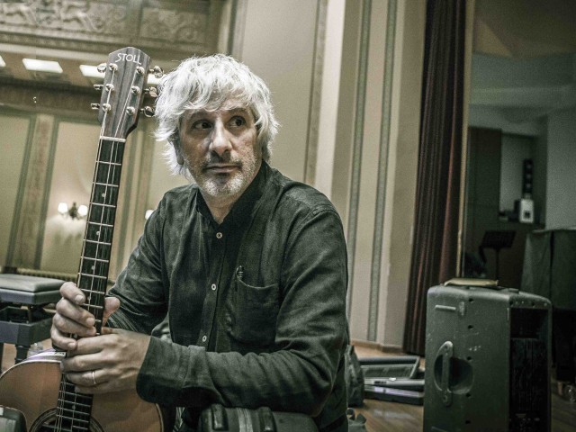 Στις 3 Φεβρουαρίου του 1956 γεννιέται ο Lee Ranaldo