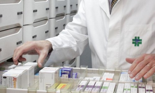 Ξανά στα θρανία 100 φαρμακοποιοί στη Θεσσαλονίκη