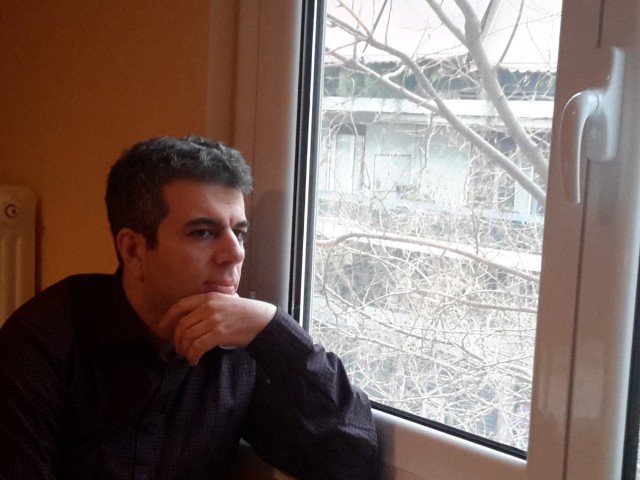 O Δημήτρης Κατσουρίνης θα ήθελε να πίνει το ποτό του στην Αβάνα σαν μοιραίος ήρωας του Χέμινγουεϊ