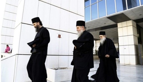 Αθώοι οι κατηγορούμενοι της υπόθεσης Βατοπεδίου