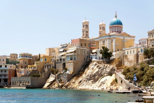 Η Σύρος πρώτη επιλογή για τις πασχαλινές διακοπές