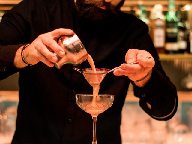 Δοκιμάσαμε τα νέα κοκτέιλ του Drunk Sinatra και του Rehab