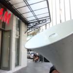 Το Σώμα Επιθεώρησης Εργασίας υποχρεώνει την H&M να αναστείλει τη διαδικασία τροποποίησης των ατομικών της συμβάσεων