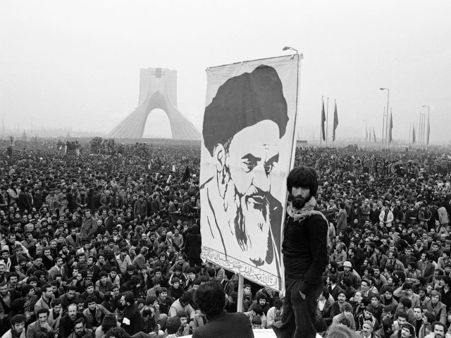 Την 1η Απριλίου του 1979 το Ιράν ανακηρύχθηκε Ισλαμική Δημοκρατία