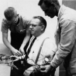 9 στους 10 θα έκαναν ηλεκτροσόκ σε άλλον: Επαναλήφθηκε το ξακουστό πείραμα Μίλγκραμ