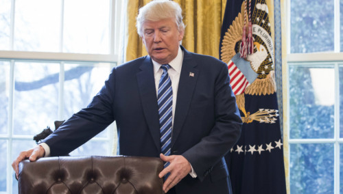 ΗΠΑ: Κατασκεύασμα των Δημοκρατικών αποκαλεί τις κατηγορίες για σεξουαλική παρενόχληση ο Ντόναλντ Τραμπ