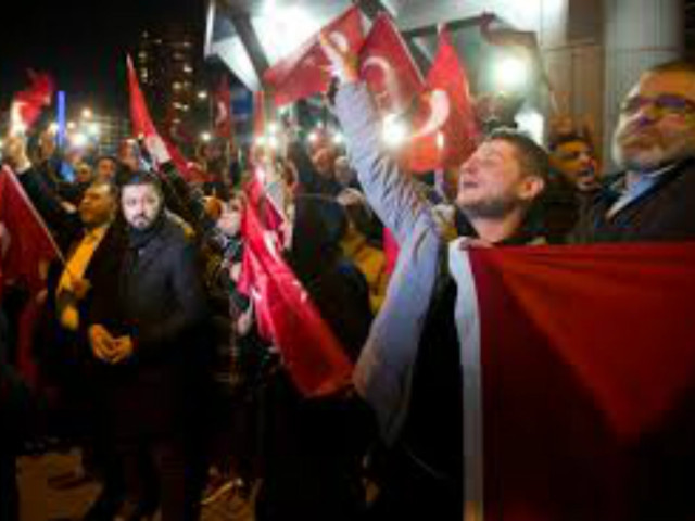 Ωρύεται η Άγκυρα εναντίον της Ολλανδίας