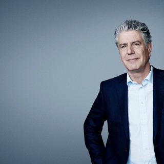 O Anthony Bourdain παρουσιάζει το δικό του ταξιδιωτικό οδηγό