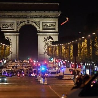 Παραδόθηκε στην Αμβέρσα ο ύποπτος των γαλλικών αρχών