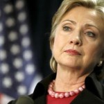 Βγήκαν τα «μαχαίρια» στο στρατόπεδο της Χίλαρι Κλίντον