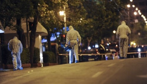 Συνεχίζονται οι έρευνες για τη βομβιστική επίθεση στα κεντρικά της Eurobank