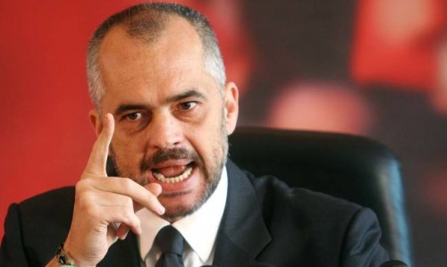 Αλβανία: Ωριαίος αποκλεισμός των κεντρικών οδικών αρτηριών από την αντιπολίτευση