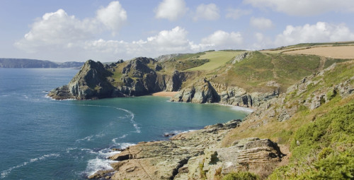 Πώς θα σας φαινόταν αυτό το τοπίο αν είχε και ένα γυμνό πισινό;