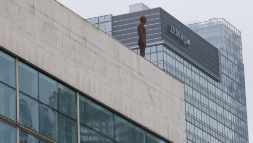 Φως στο ελληνικό τούνελ βλέπουν στον JP Morgan