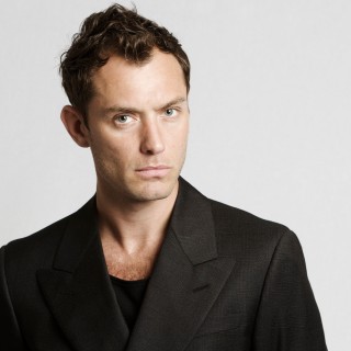 O Jude Law στο ρόλο του νεαρού Dumbledore