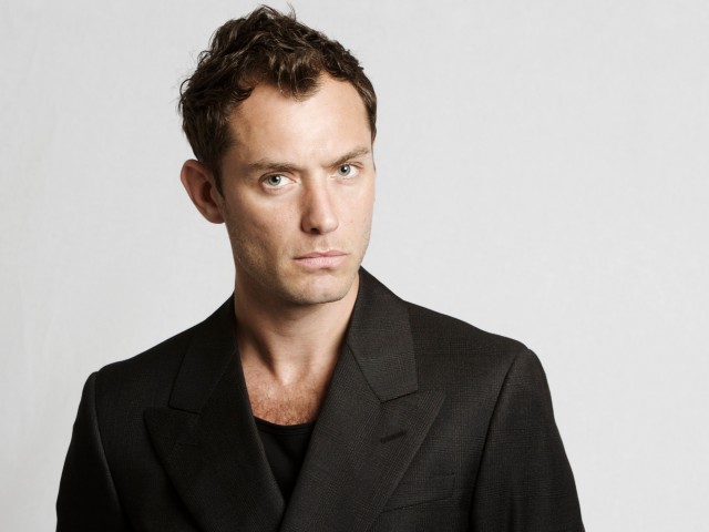 O Jude Law στο ρόλο του νεαρού Dumbledore