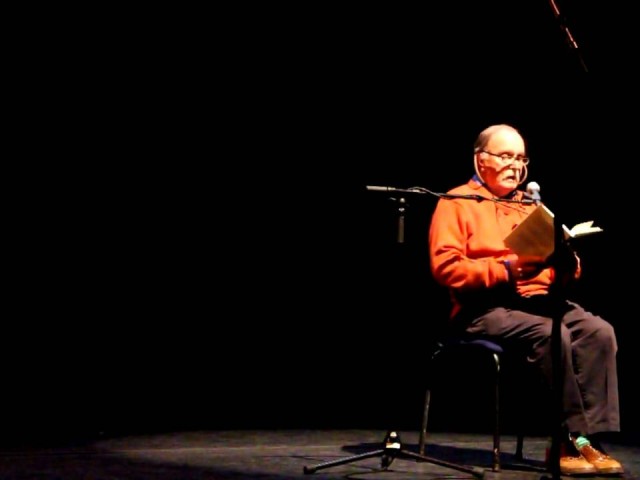 Όταν ο Alvin Lucier «κάθισε σε ένα δωμάτιο» της documenta 14