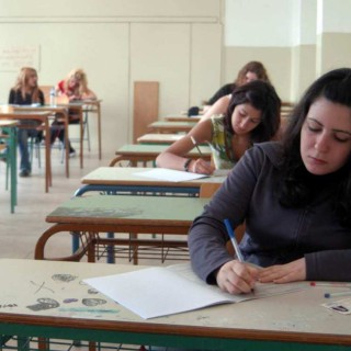 Κατατίθεται η τροπολογία του υπουργείου Παιδείας για τις επαναληπτικές εξετάσεις