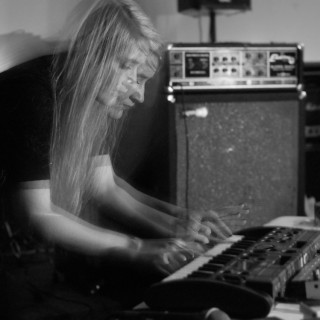 Pharmakon – Contact