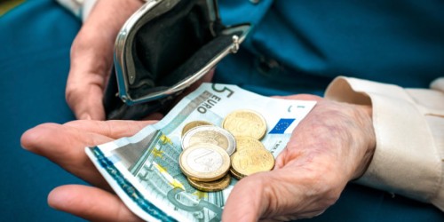 Εκδόθηκε η εγκύκλιος για τις μειωμένες συντάξεις