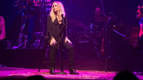 O καλεσμένος της Άννας Βίσση αυτήν την Παρασκευή στο Hotel Ερμού είναι το WTF? της ημέρας