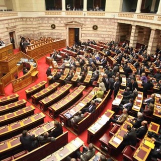 Βουλή: Στην Ολομέλεια το σχέδιο για τον εξωδικαστικό μηχανισμό ρύθμισης οφειλών επιχειρήσεων