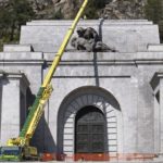 Ισπανία: Την απομάκρυνση των λειψάνων του Φράνκο από το μαυσωλείο ζητούν οι βουλευτές