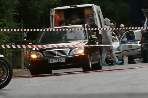 Φωτογραφίες από τον τόπο της επίθεσης στον Λουκά Παπαδήμο