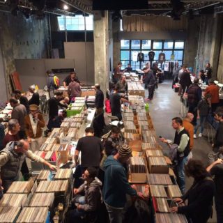 Γιατί οι δίσκοι είναι απλά η αφορμή