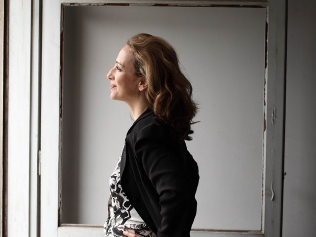 Μαρία Καλλιμάνη: «Μεγαλώνοντας μέσα σε αυτή τη δουλειά, σταμάτησα να φοβάμαι»