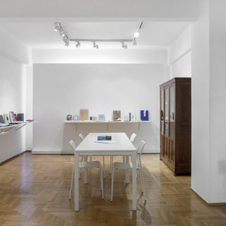 Στo Library Show μπορείς να ξεφυλλίσεις σπάνια βιβλία με την ησυχία σου