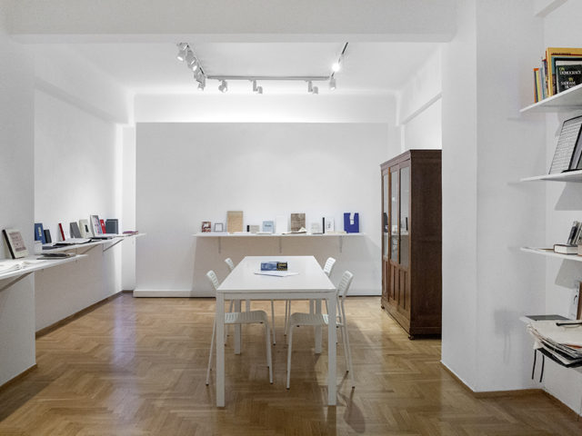 Στo Library Show μπορείς να ξεφυλλίσεις σπάνια βιβλία με την ησυχία σου