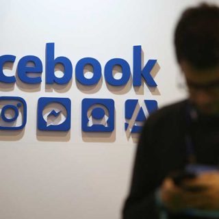 ΗΠΑ: Το Facebook θα δημιουργήσει ένα νέο εργαλείο που θα επιτρέπει στους χρήστες να διαπιστώνουν εάν παρακολουθούν περιεχόμενα που συνδέονται με τη Ρωσία
