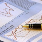 Μειώνονται οι αποδόσεις των ελληνικών ομολόγων