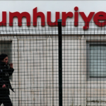 Τουρκία: Συνελήφθη ο διευθυντής της ηλεκτρονικής έκδοσης της Cumhuriyet