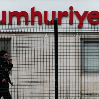 Τουρκία: Συνελήφθη ο διευθυντής της ηλεκτρονικής έκδοσης της Cumhuriyet