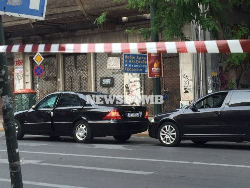 Στα εξωτερικά ιατρεία του νοσοκομείου Ευαγγελισμός εξετάζεται εκτός κινδύνου Λ.Παπαδήμος.