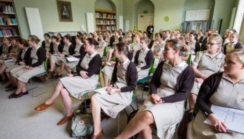 Στη Βρετανία οι «σούπερ» νταντάδες εκπαιδεύονται από μυστικούς πράκτορες